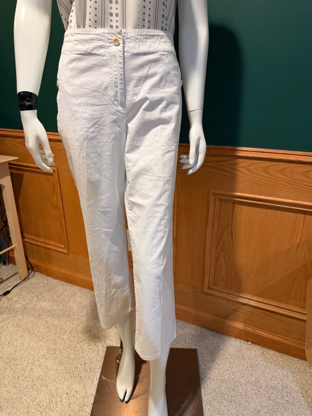 Talbots Straight-Leg Cropped Pants.